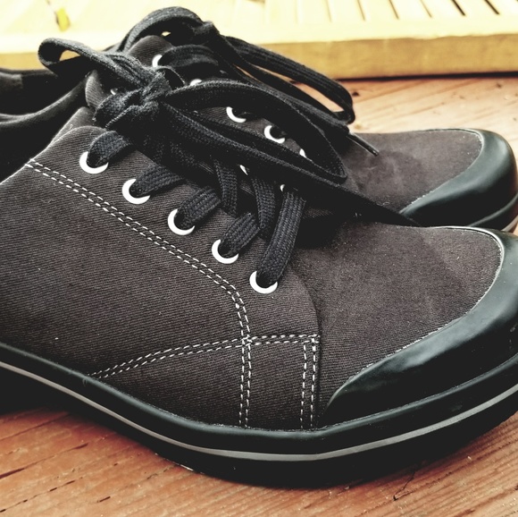 vegan slip resistant shoes